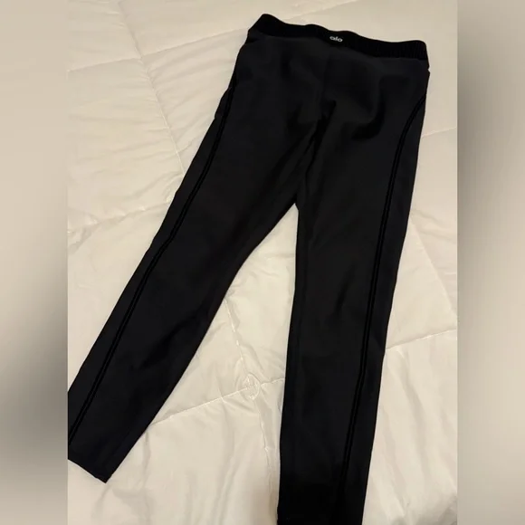 Alo Yoga Black High-Waist Leggings, M, Great Condition! - Picture 9 of 11